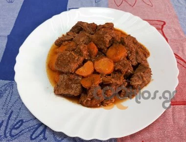 Η συνταγή της ημέρας: Μοσχαράκι κατσαρόλας με καρότα